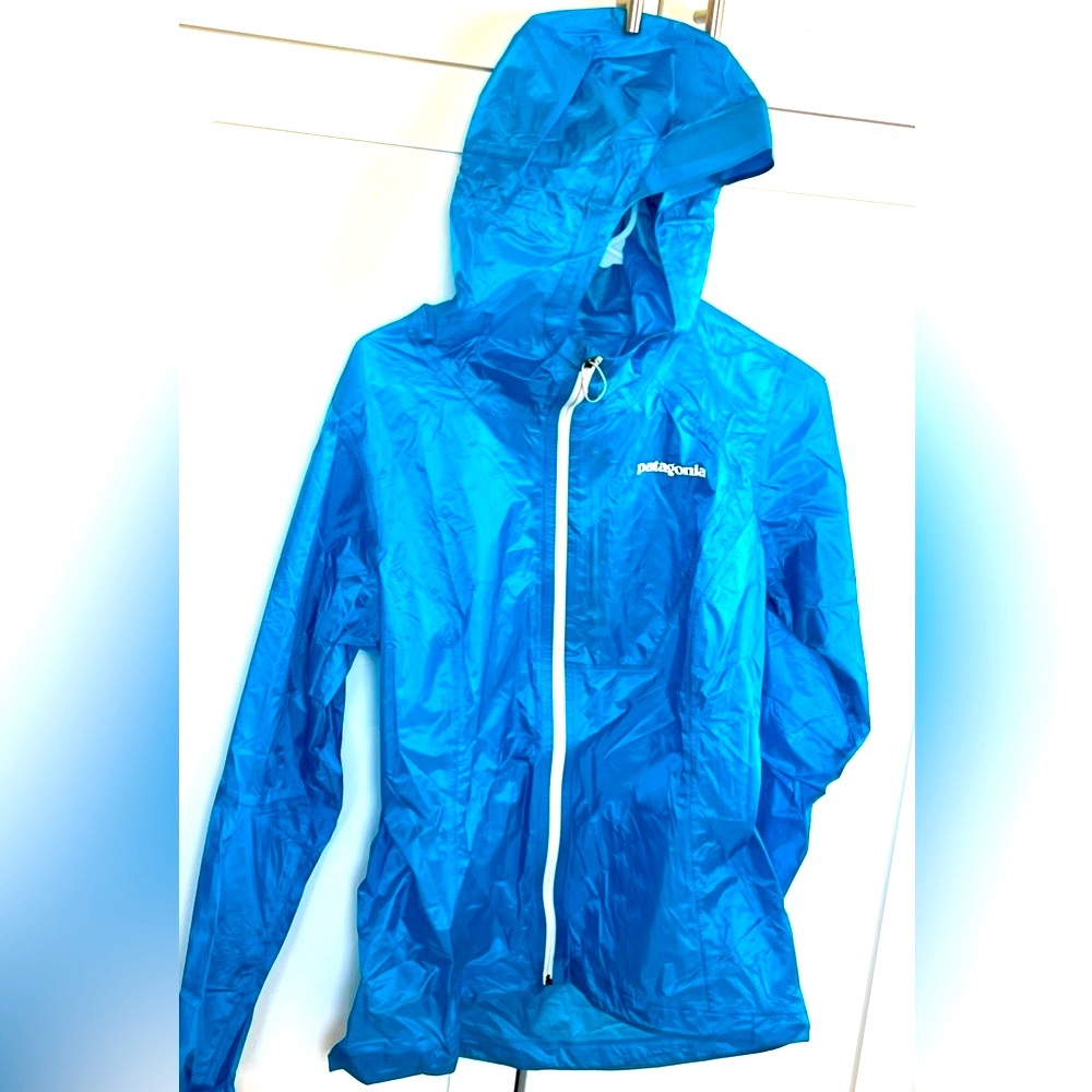 NEW PATAGONIA BLUE HOODED WINDBREAKER JACKET! SIZE S!